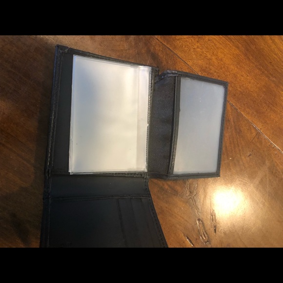 Black Kenneth Cole leather bifold wallet - Picture 4 of 6